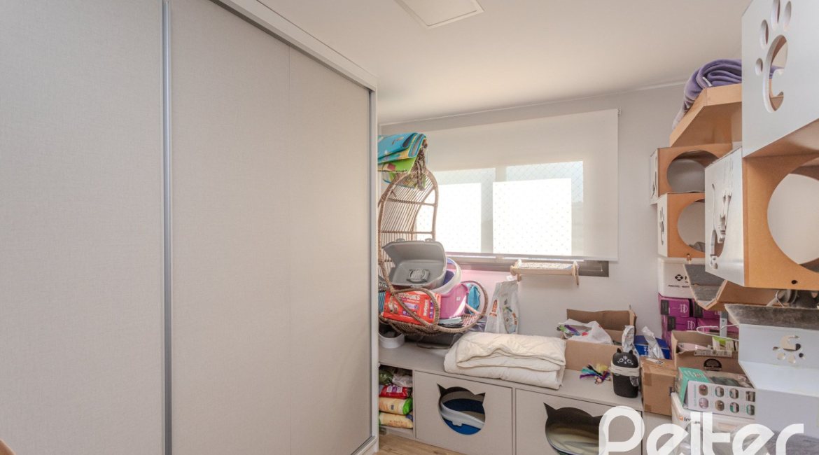 Apartamento à venda com 90m², 3 dormitórios, 1 suíte, 2 vagas, no bairro Tristeza em PORTO ALEGRE