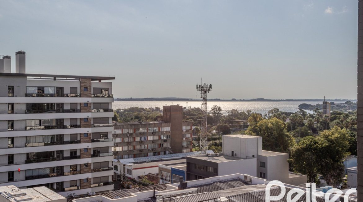 Apartamento à venda com 90m², 3 dormitórios, 1 suíte, 2 vagas, no bairro Tristeza em PORTO ALEGRE