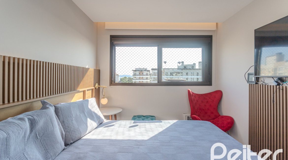 Apartamento à venda com 90m², 3 dormitórios, 1 suíte, 2 vagas, no bairro Tristeza em PORTO ALEGRE