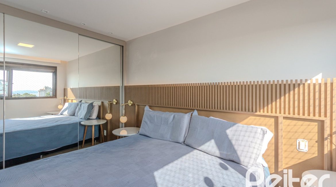 Apartamento à venda com 90m², 3 dormitórios, 1 suíte, 2 vagas, no bairro Tristeza em PORTO ALEGRE