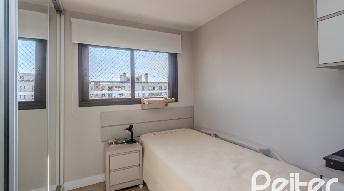 Apartamento à venda com 90m², 3 dormitórios, 1 suíte, 2 vagas, no bairro Tristeza em PORTO ALEGRE