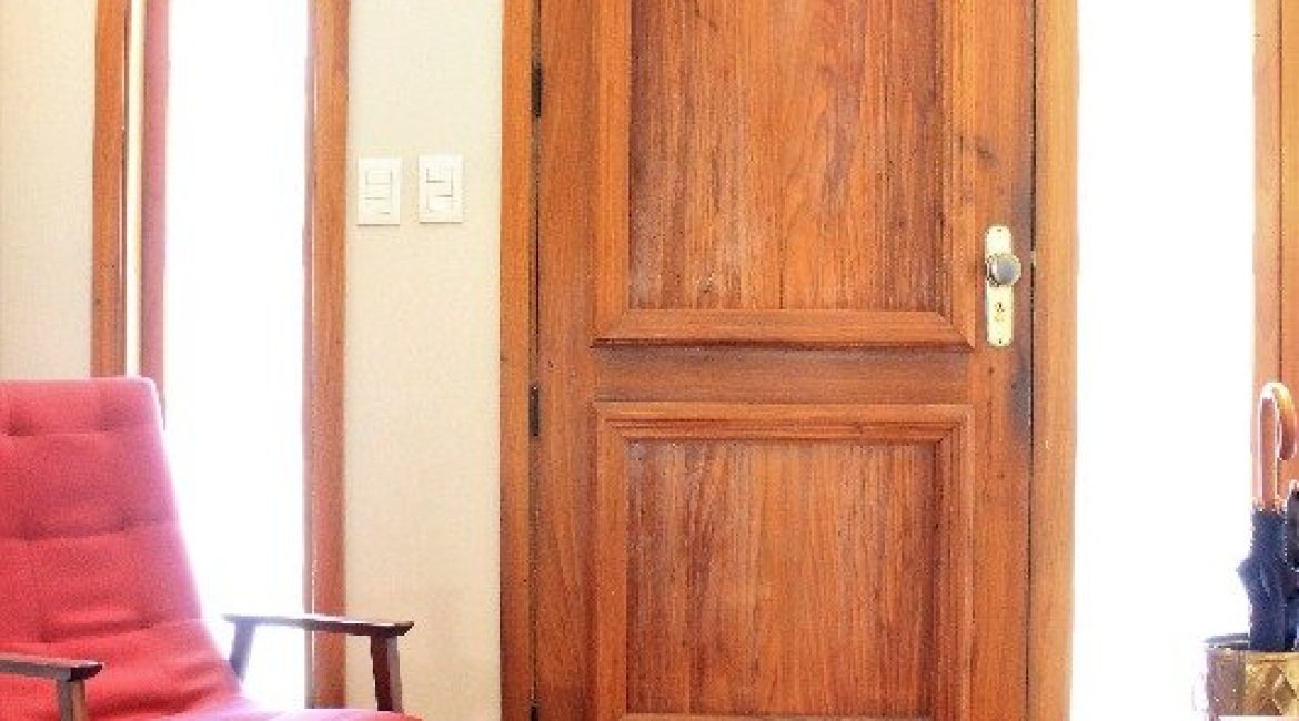 Casa à venda com 352m², 4 dormitórios, 2 suítes, 3 vagas, no bairro Jardim Isabel em Porto Alegre