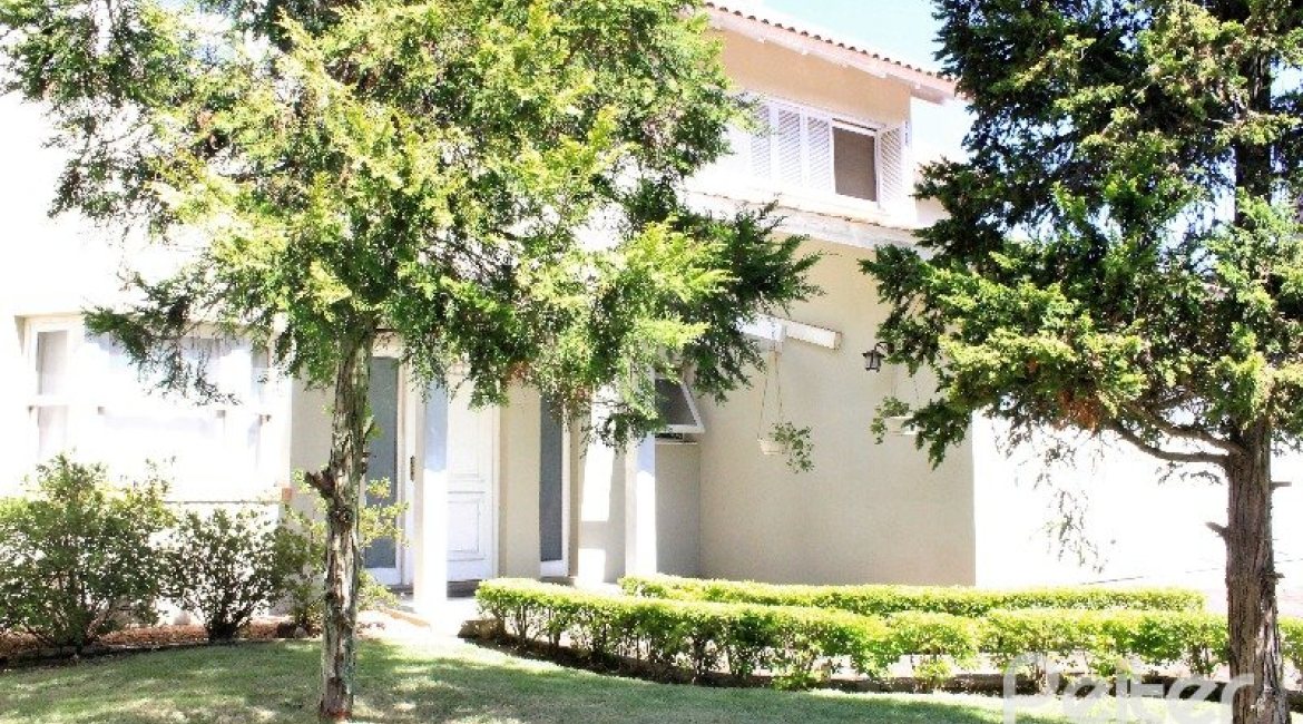 Casa à venda com 352m², 4 dormitórios, 2 suítes, 3 vagas, no bairro Jardim Isabel em Porto Alegre