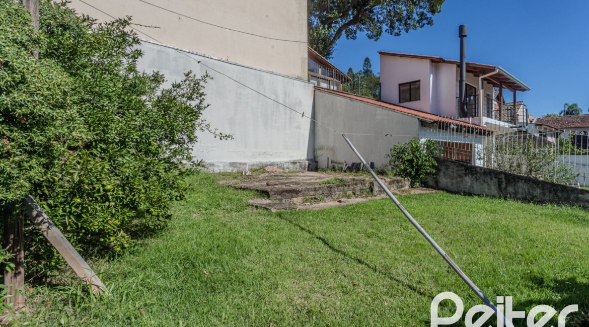Casa à venda com 352m², 4 dormitórios, 2 suítes, 3 vagas, no bairro Jardim Isabel em Porto Alegre