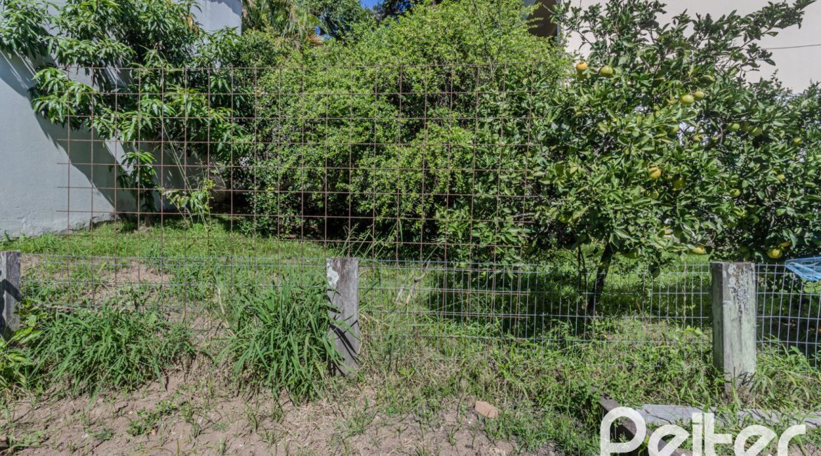 Casa à venda com 352m², 4 dormitórios, 2 suítes, 3 vagas, no bairro Jardim Isabel em Porto Alegre