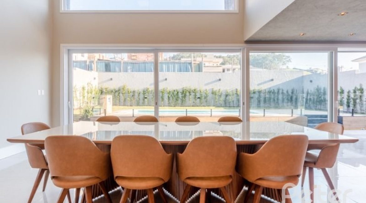 Casa em Condomínio à venda com 289m², 4 dormitórios, 4 suítes, 2 vagas, no bairro Alphaville em PORTO ALEGRE