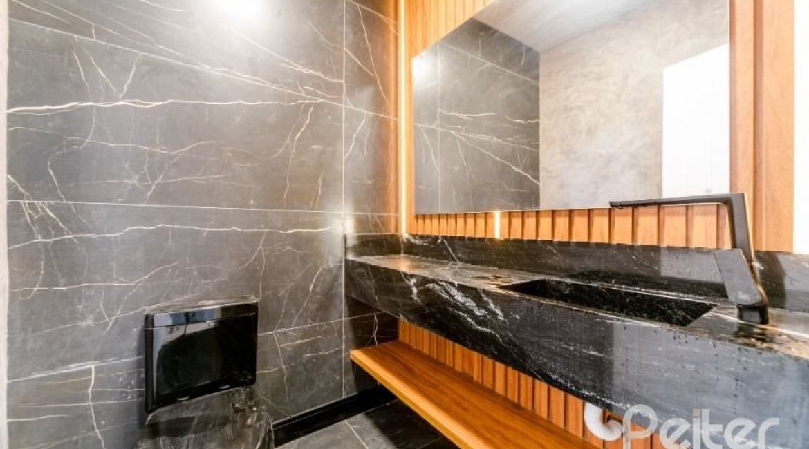 Casa em Condomínio à venda com 289m², 4 dormitórios, 4 suítes, 2 vagas, no bairro Alphaville em PORTO ALEGRE