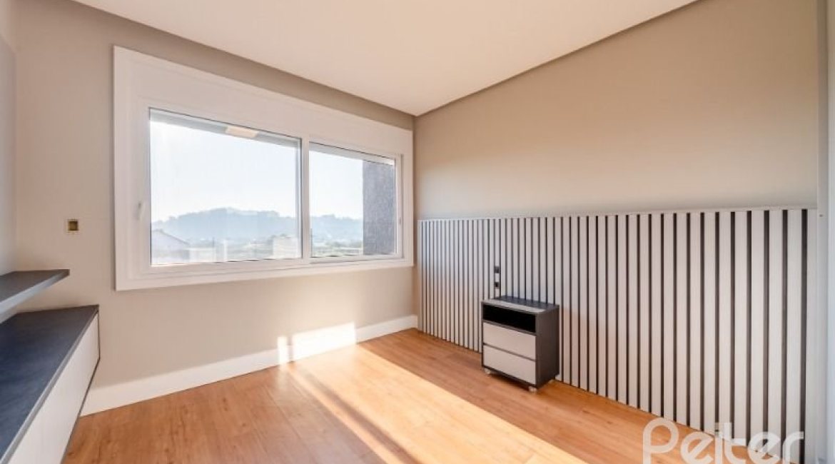 Casa em Condomínio à venda com 289m², 4 dormitórios, 4 suítes, 2 vagas, no bairro Alphaville em PORTO ALEGRE