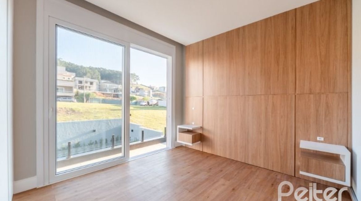 Casa em Condomínio à venda com 289m², 4 dormitórios, 4 suítes, 2 vagas, no bairro Alphaville em PORTO ALEGRE