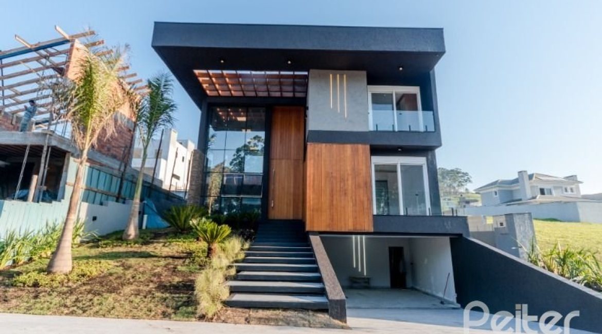Casa em Condomínio à venda com 289m², 4 dormitórios, 4 suítes, 2 vagas, no bairro Alphaville em PORTO ALEGRE