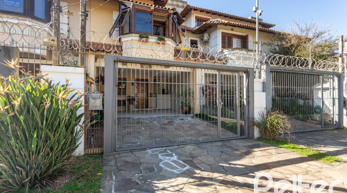 Casa à venda com 174m², 3 dormitórios, 1 suíte, 2 vagas, no bairro Ipanema em Porto Alegre