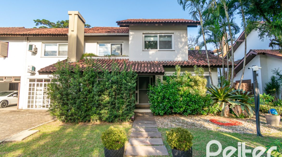 Casa em Condomínio à venda com 318m², 4 dormitórios, 1 suíte, 3 vagas, no bairro Ipanema em Porto Alegre