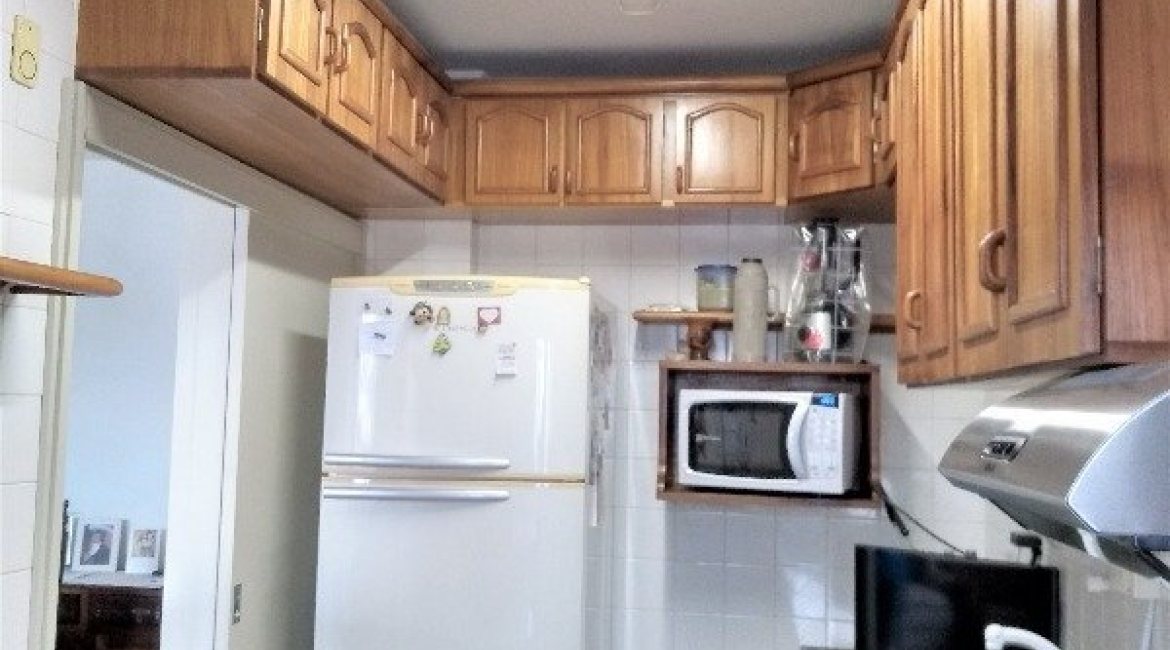 Apartamento à venda com 68m², 2 dormitórios, 1 vaga, no bairro Cristal em Porto Alegre