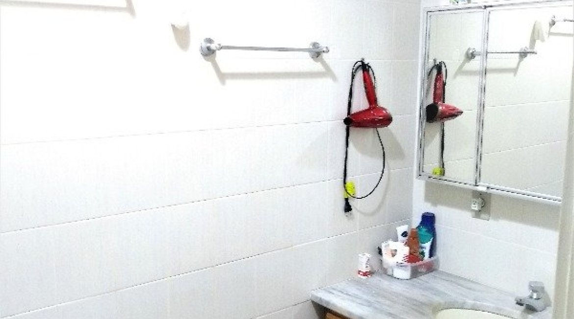 Apartamento à venda com 68m², 2 dormitórios, 1 vaga, no bairro Cristal em Porto Alegre