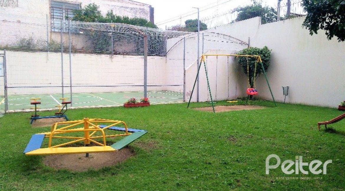 Apartamento à venda com 68m², 2 dormitórios, 1 vaga, no bairro Cristal em Porto Alegre