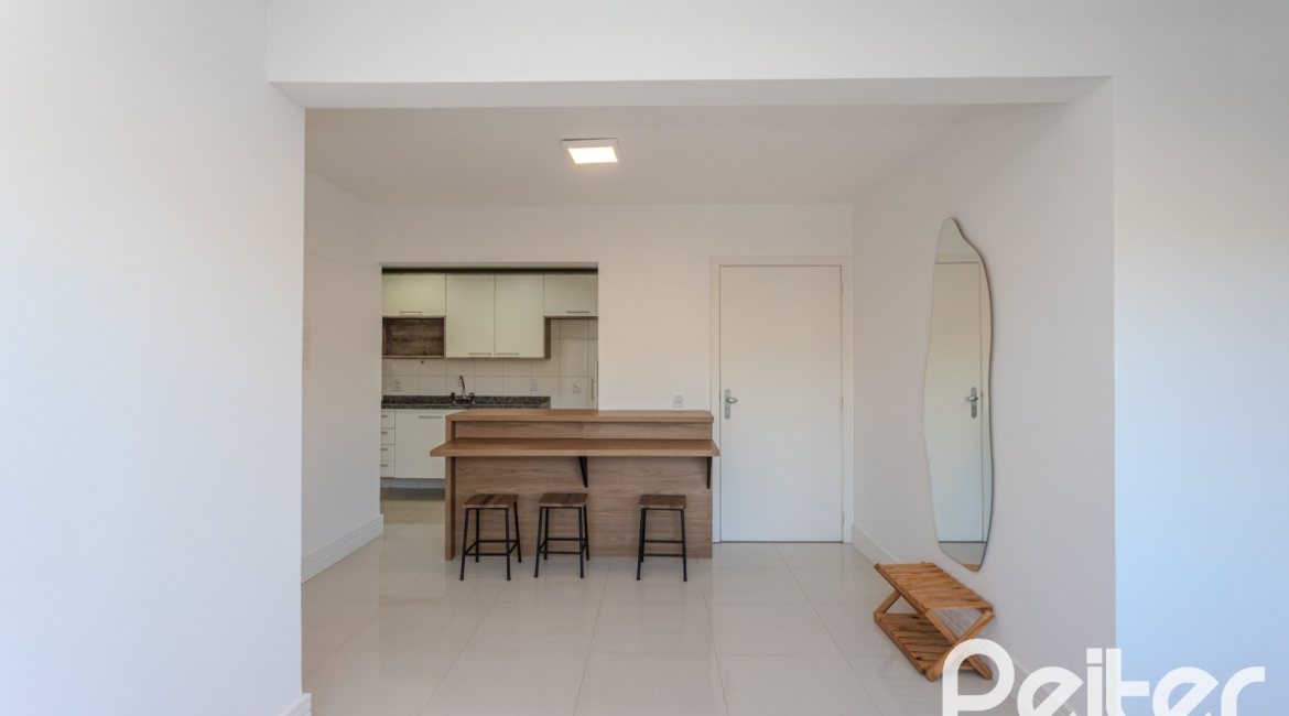Apartamento à venda com 64m², 2 dormitórios, 1 suíte, 1 vaga, no bairro Tristeza em PORTO ALEGRE