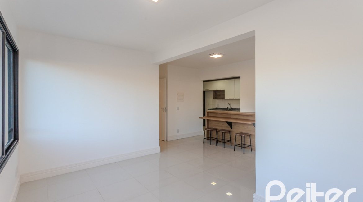 Apartamento à venda com 64m², 2 dormitórios, 1 suíte, 1 vaga, no bairro Tristeza em PORTO ALEGRE