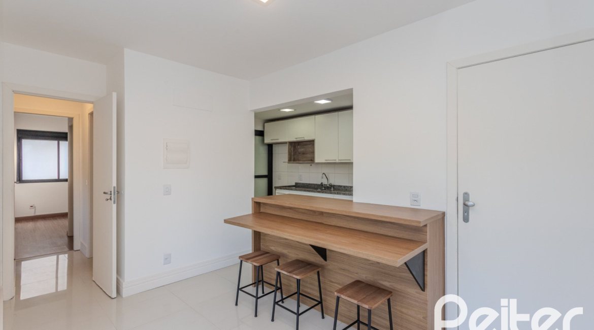 Apartamento à venda com 64m², 2 dormitórios, 1 suíte, 1 vaga, no bairro Tristeza em PORTO ALEGRE