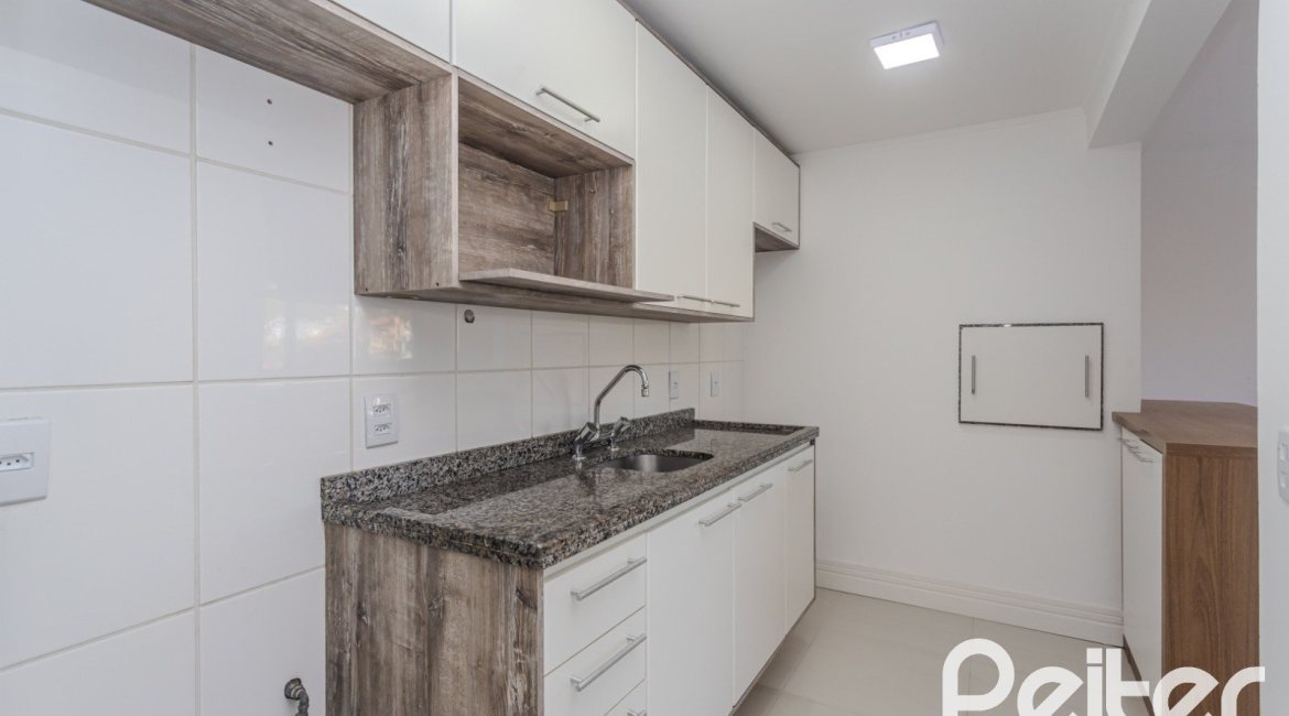 Apartamento à venda com 64m², 2 dormitórios, 1 suíte, 1 vaga, no bairro Tristeza em PORTO ALEGRE