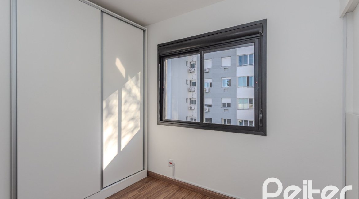 Apartamento à venda com 64m², 2 dormitórios, 1 suíte, 1 vaga, no bairro Tristeza em PORTO ALEGRE