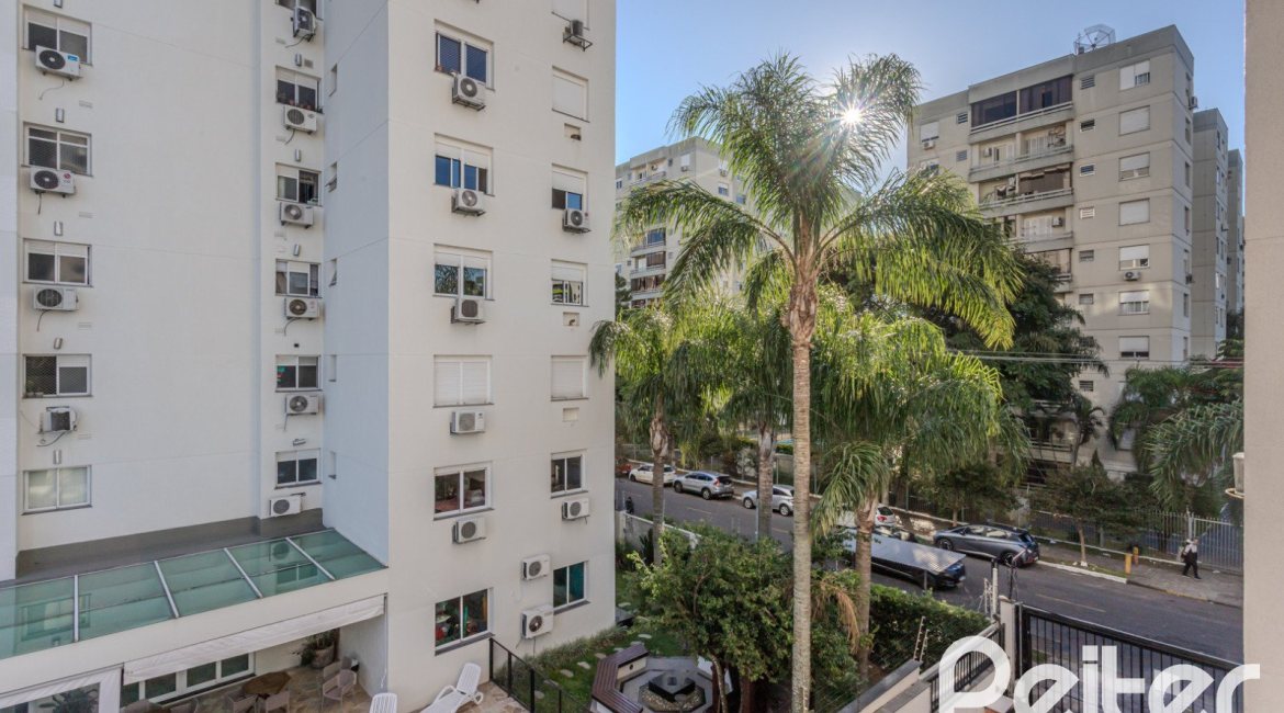 Apartamento à venda com 64m², 2 dormitórios, 1 suíte, 1 vaga, no bairro Tristeza em PORTO ALEGRE