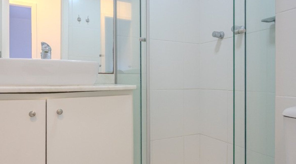 Apartamento à venda com 64m², 2 dormitórios, 1 suíte, 1 vaga, no bairro Tristeza em PORTO ALEGRE