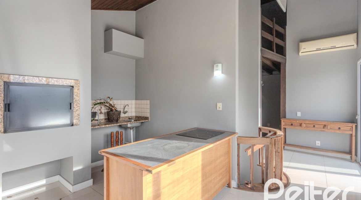 Cobertura à venda com 148m², 2 dormitórios, 1 suíte, 2 vagas, no bairro Tristeza em Porto Alegre