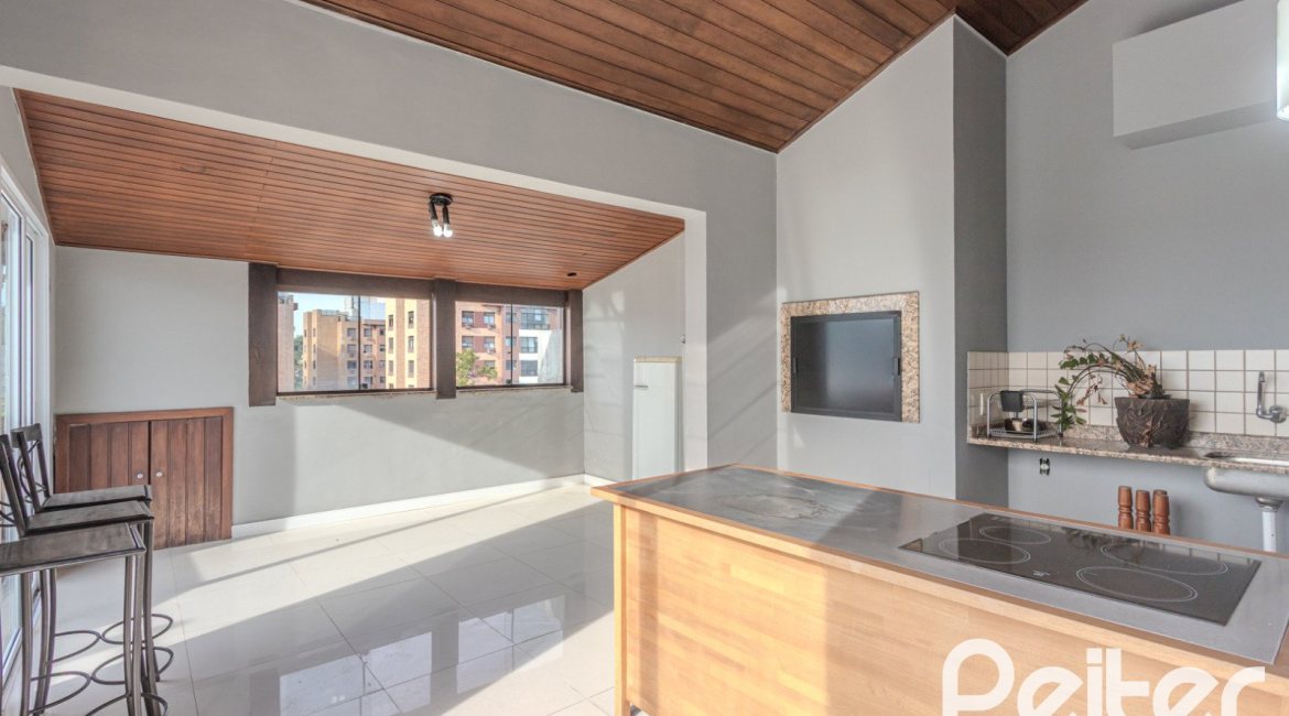 Cobertura à venda com 148m², 2 dormitórios, 1 suíte, 2 vagas, no bairro Tristeza em Porto Alegre