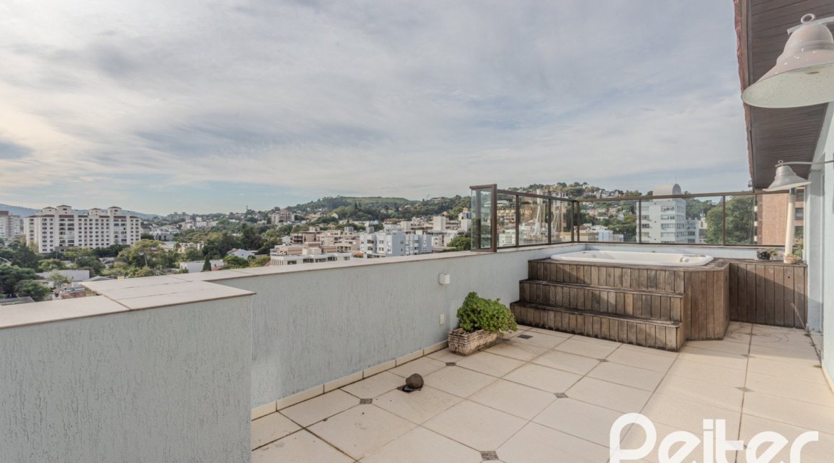 Cobertura à venda com 148m², 2 dormitórios, 1 suíte, 2 vagas, no bairro Tristeza em Porto Alegre