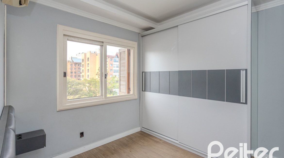Cobertura à venda com 148m², 2 dormitórios, 1 suíte, 2 vagas, no bairro Tristeza em Porto Alegre