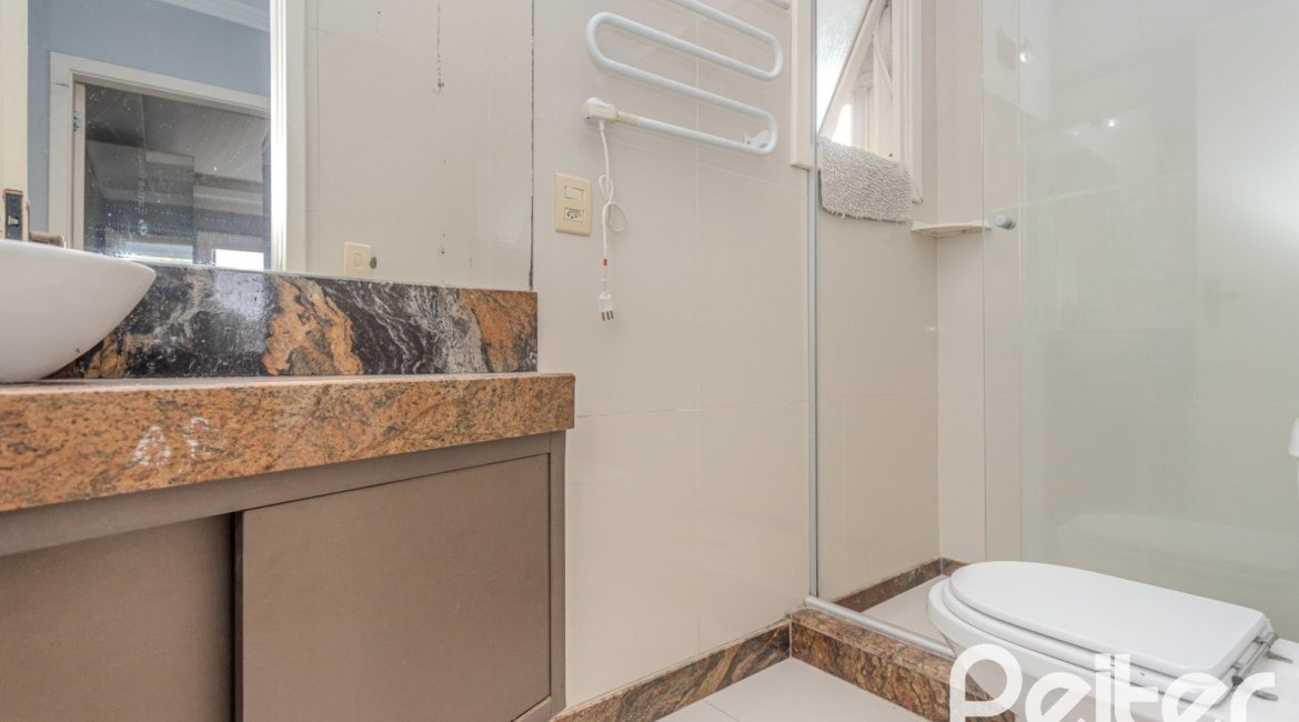 Cobertura à venda com 148m², 2 dormitórios, 1 suíte, 2 vagas, no bairro Tristeza em Porto Alegre