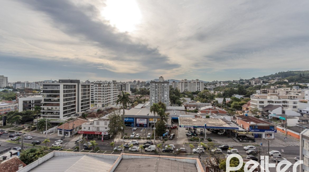 Cobertura à venda com 148m², 2 dormitórios, 1 suíte, 2 vagas, no bairro Tristeza em Porto Alegre