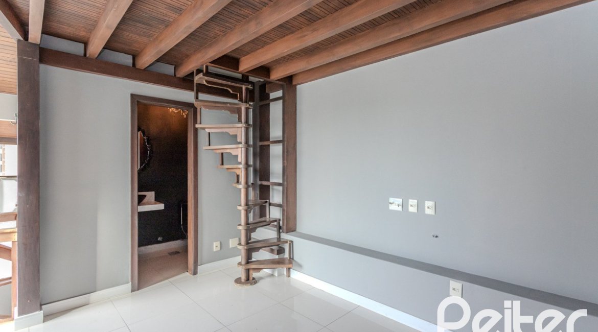 Cobertura à venda com 148m², 2 dormitórios, 1 suíte, 2 vagas, no bairro Tristeza em Porto Alegre