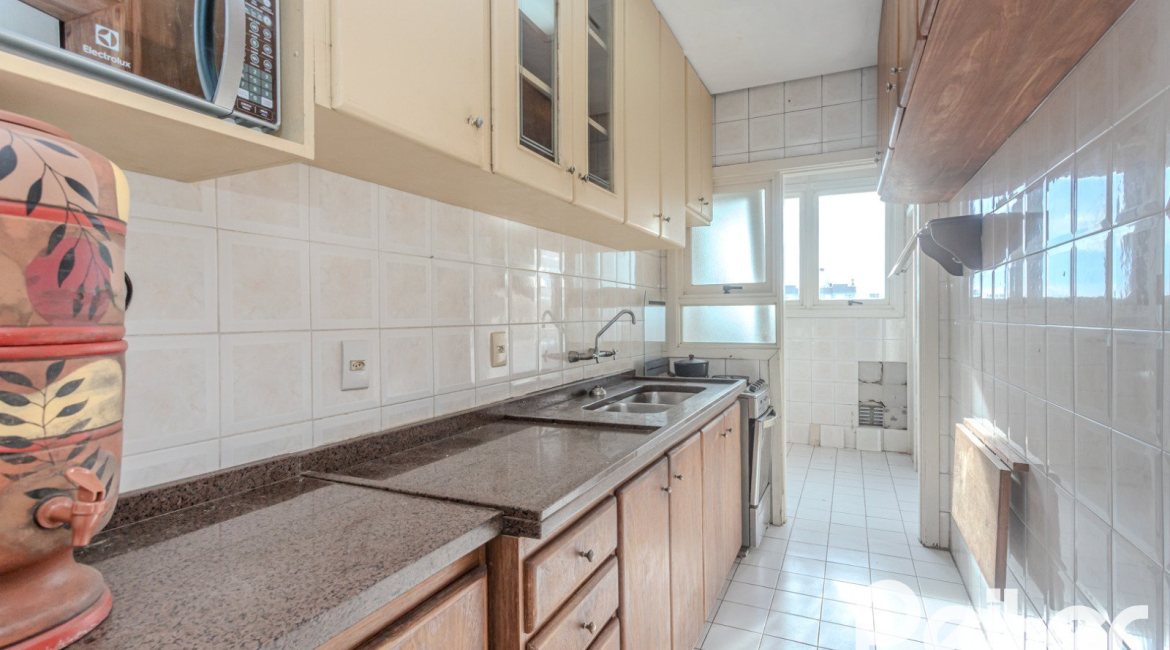 Cobertura à venda com 148m², 2 dormitórios, 1 suíte, 2 vagas, no bairro Tristeza em Porto Alegre