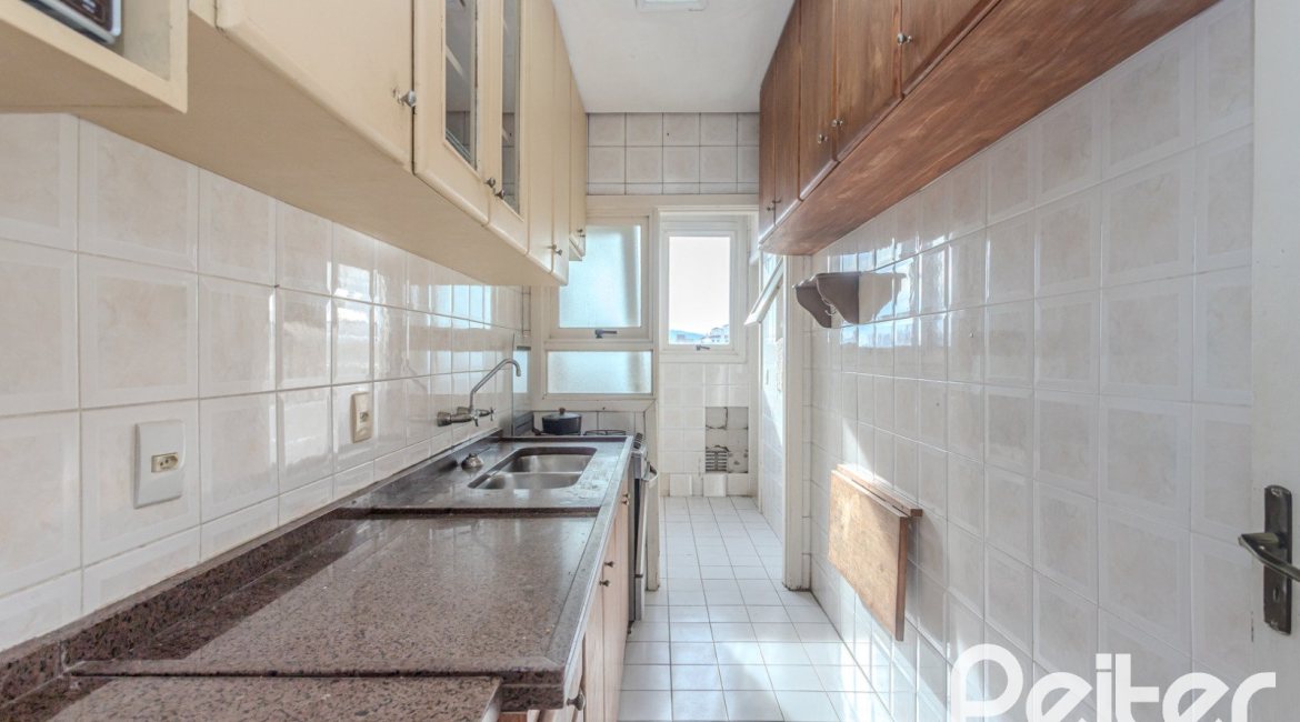 Cobertura à venda com 148m², 2 dormitórios, 1 suíte, 2 vagas, no bairro Tristeza em Porto Alegre