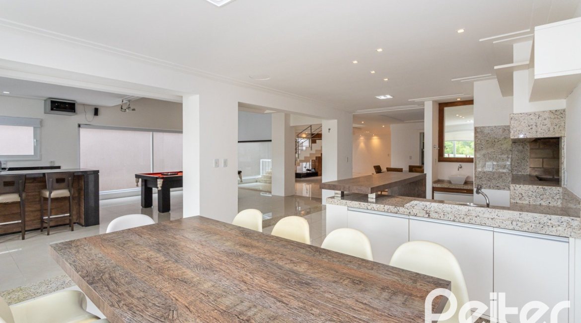 Casa em Condomínio à venda com 463m², 4 dormitórios, 4 suítes, 3 vagas, no bairro Terra Ville em PORTO ALEGRE