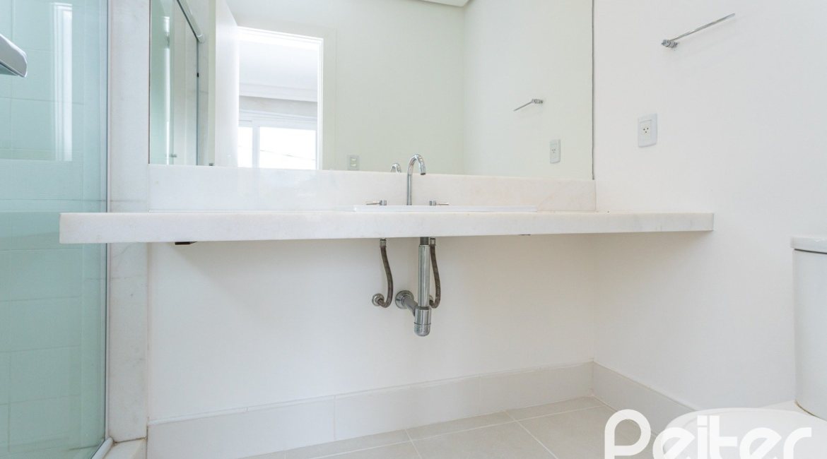 Casa em Condomínio à venda com 463m², 4 dormitórios, 4 suítes, 3 vagas, no bairro Terra Ville em PORTO ALEGRE