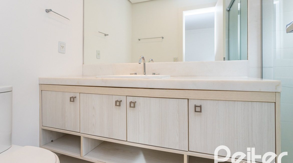 Casa em Condomínio à venda com 463m², 4 dormitórios, 4 suítes, 3 vagas, no bairro Terra Ville em PORTO ALEGRE