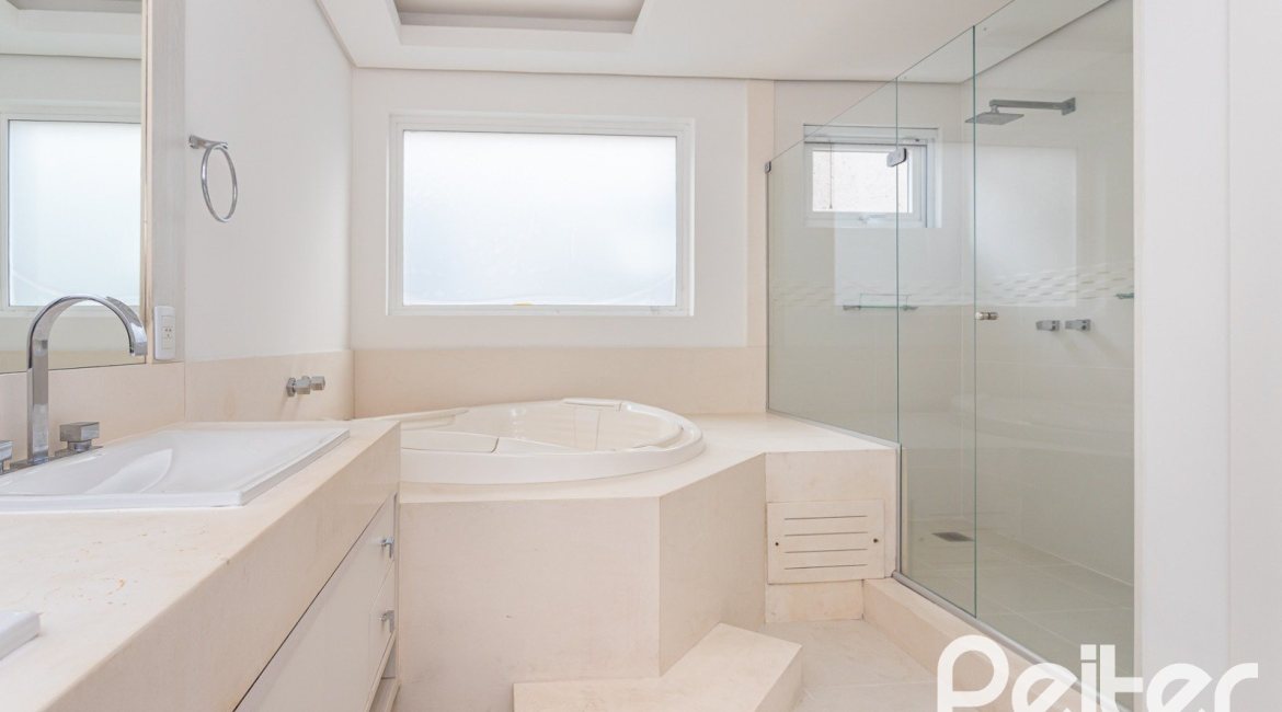 Casa em Condomínio à venda com 463m², 4 dormitórios, 4 suítes, 3 vagas, no bairro Terra Ville em PORTO ALEGRE