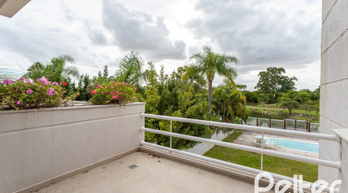 Casa em Condomínio à venda com 463m², 4 dormitórios, 4 suítes, 3 vagas, no bairro Terra Ville em PORTO ALEGRE