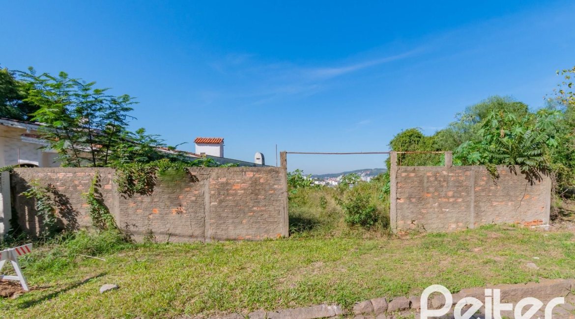 Terreno à venda, no bairro Vila Assunção em Porto Alegre