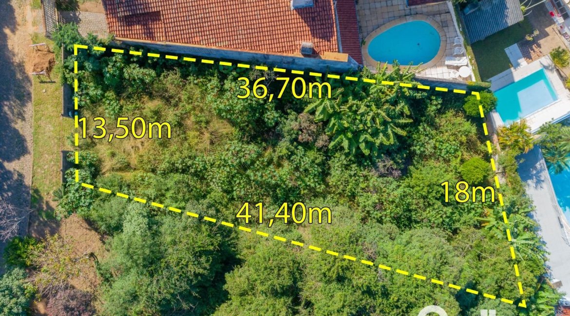 Terreno à venda, no bairro Vila Assunção em Porto Alegre