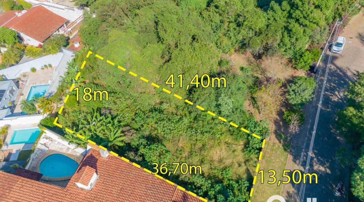 Terreno à venda, no bairro Vila Assunção em Porto Alegre