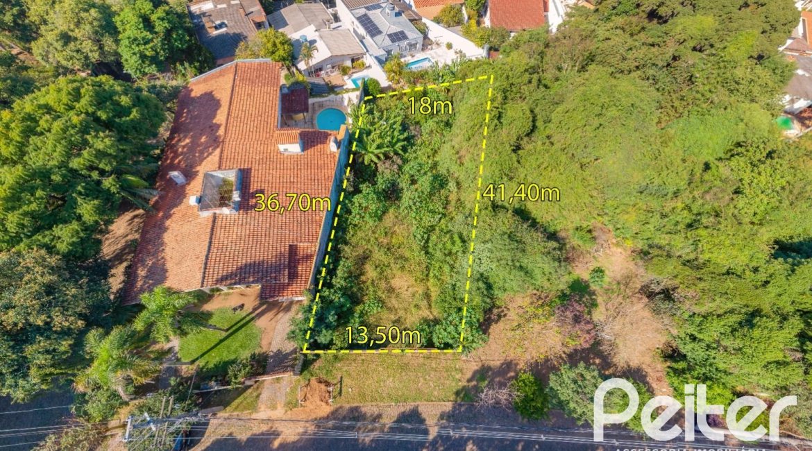 Terreno à venda, no bairro Vila Assunção em Porto Alegre