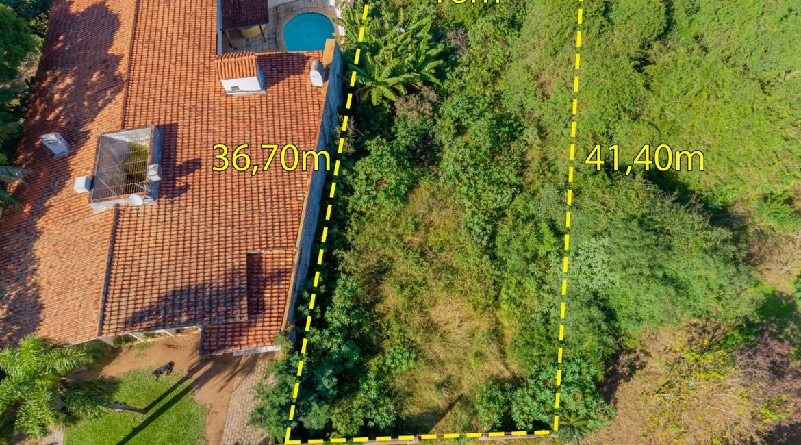 Terreno à venda, no bairro Vila Assunção em Porto Alegre