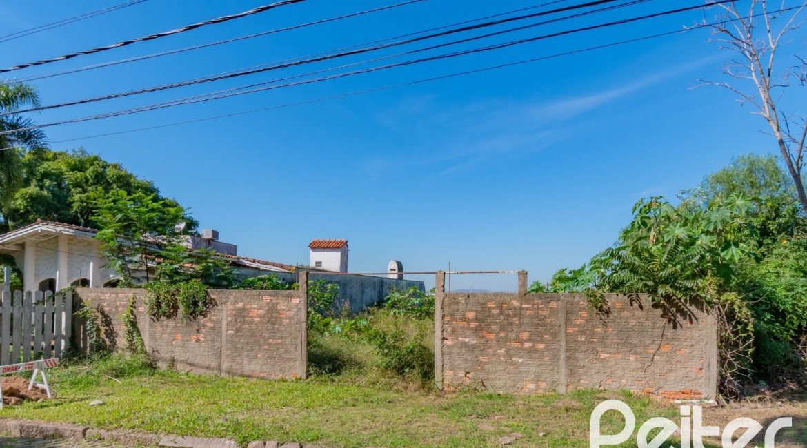 Terreno à venda, no bairro Vila Assunção em Porto Alegre