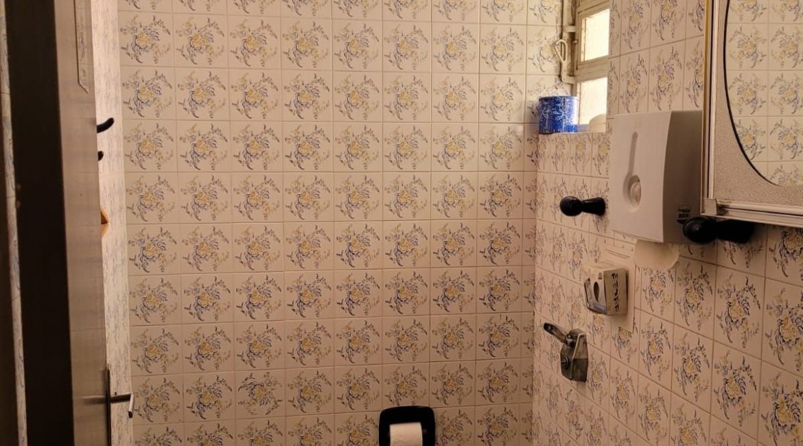 Casa à venda com 205m², 3 dormitórios, 4 vagas, no bairro Tristeza em Porto Alegre