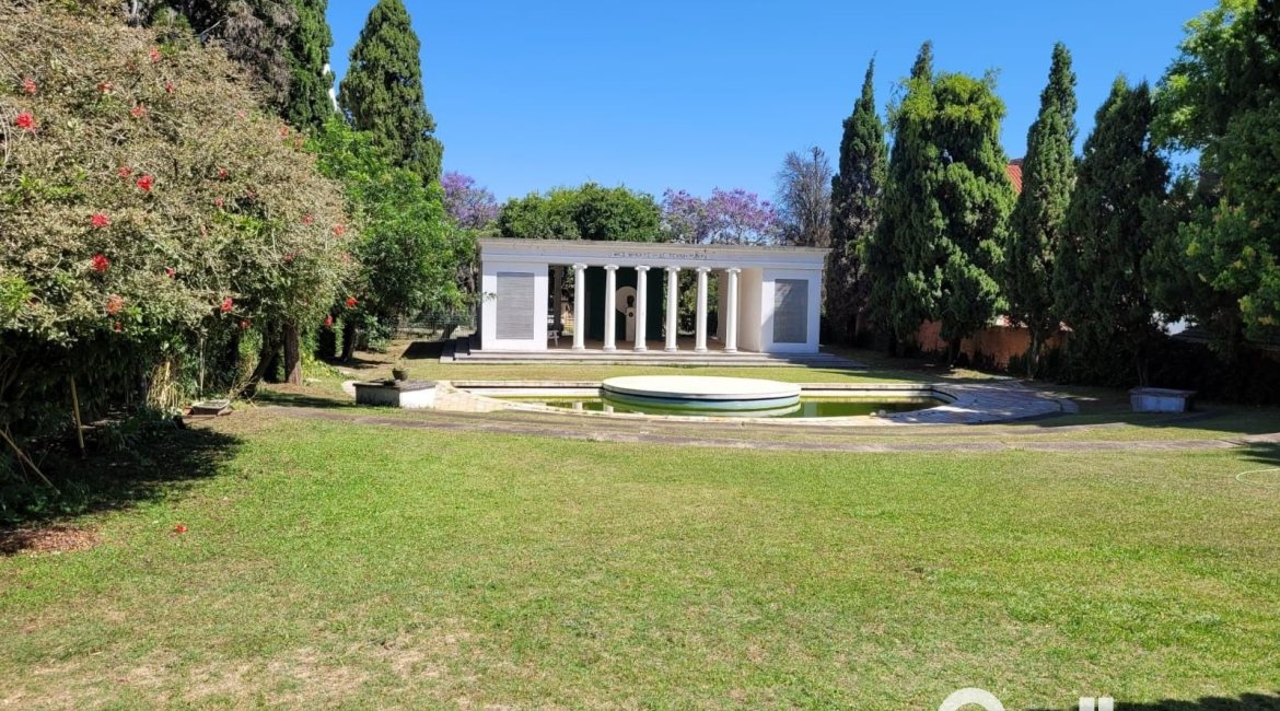 Terreno à venda com 320m², 4 dormitórios, 1 suíte, 6 vagas, no bairro Vila Assunção em Porto Alegre