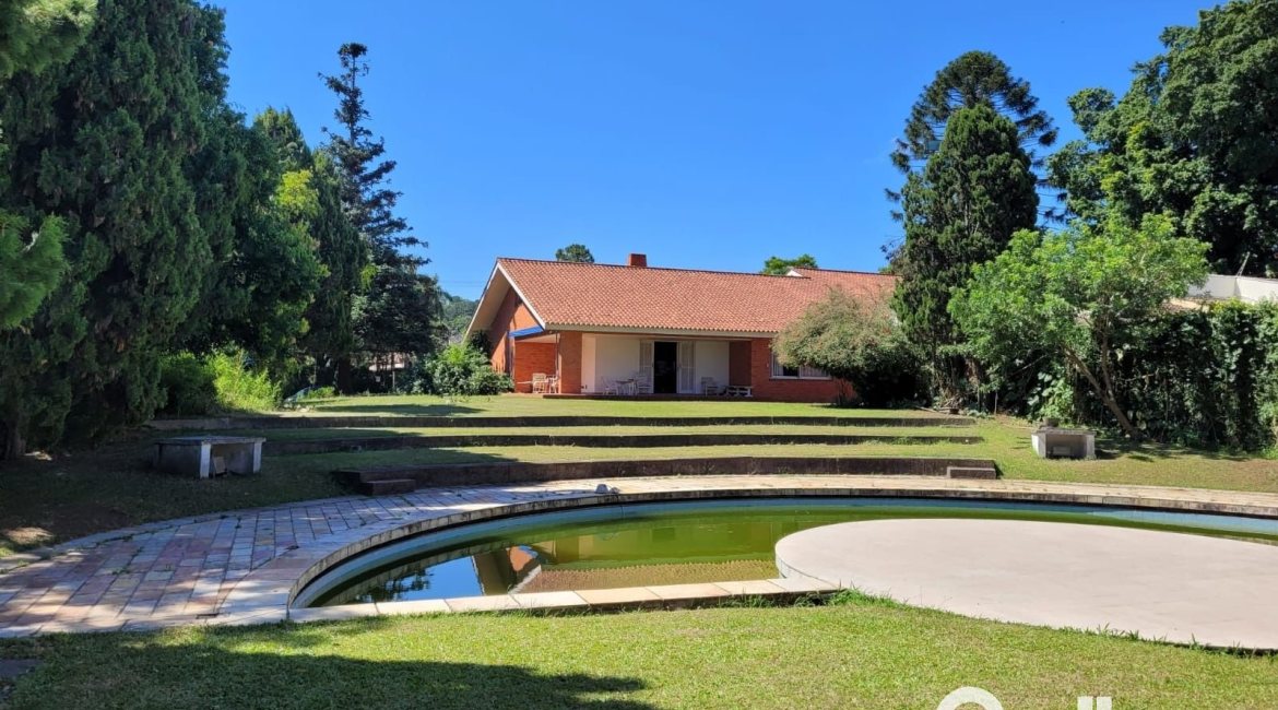 Terreno à venda com 320m², 4 dormitórios, 1 suíte, 6 vagas, no bairro Vila Assunção em Porto Alegre