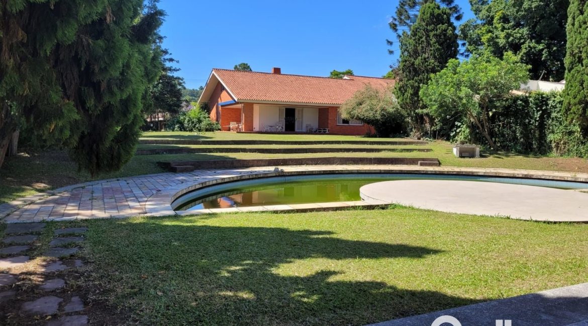 Terreno à venda com 320m², 4 dormitórios, 1 suíte, 6 vagas, no bairro Vila Assunção em Porto Alegre